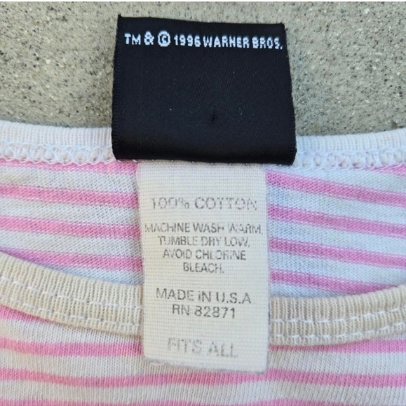 VTG Tweety Bird Size Mens Size All 1996 Pink Graphic print t-shirt - Picture 3 of 5